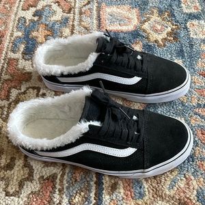Vans Sherpa lined old school slip ons
